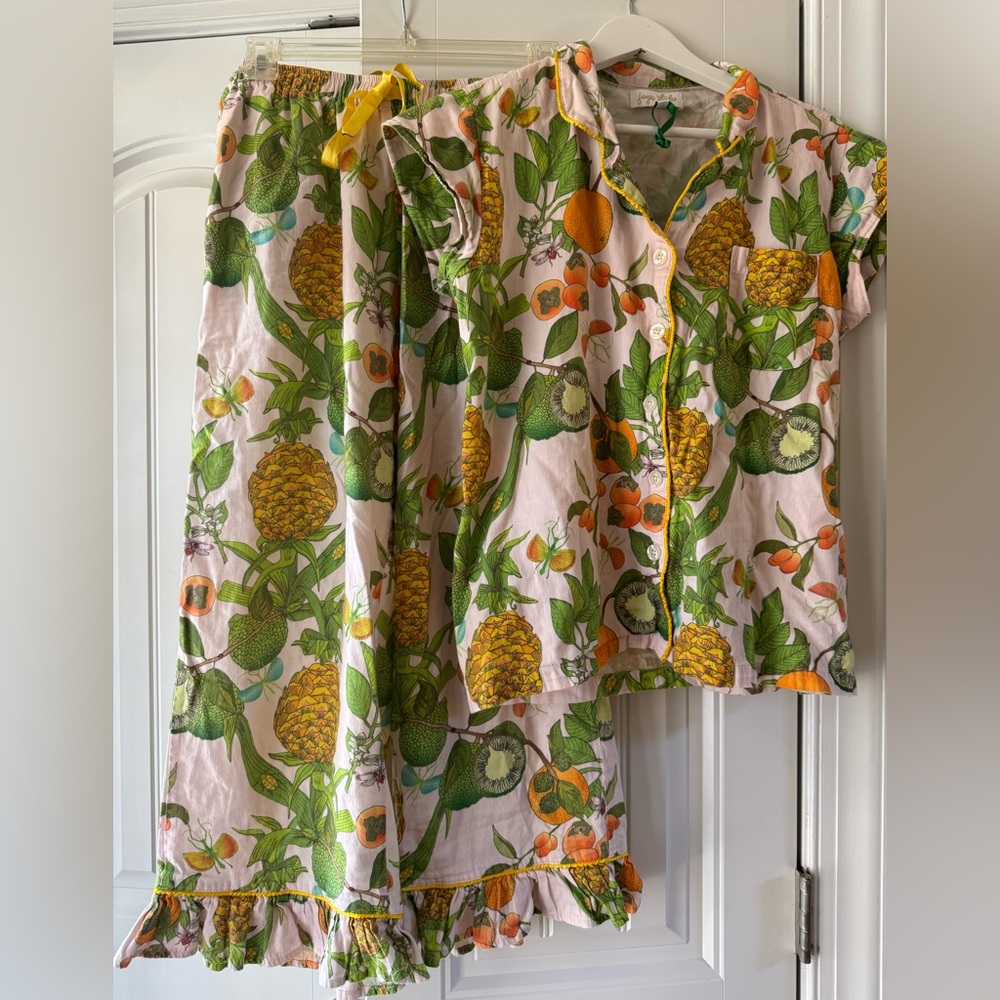 Jayes Studio Lux Sateen Capri PJ Set (Small)